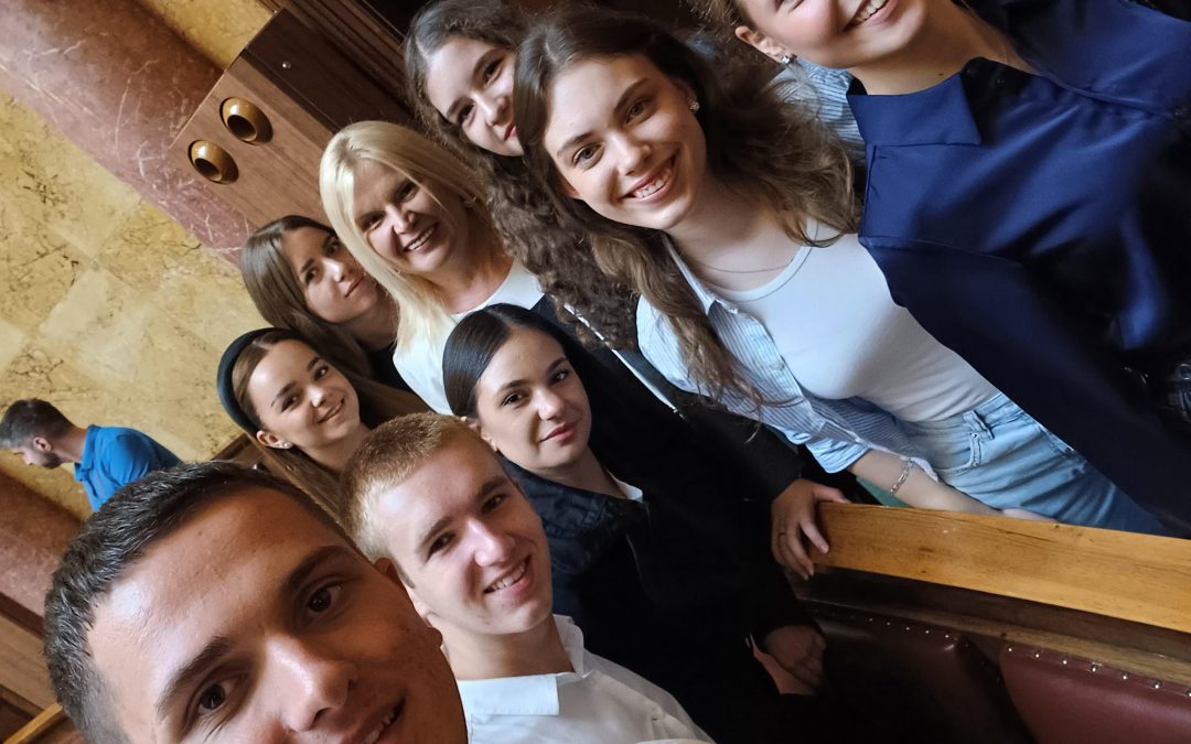 Округли сто „Нова лица зависности“