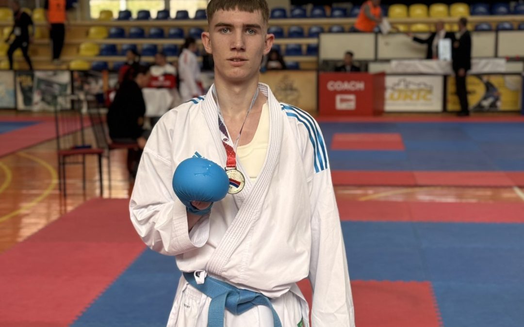 Ученик одељења I/5, Лука Симић, освојио је сребрну медаљу на Државном школском такмичењу у каратеу