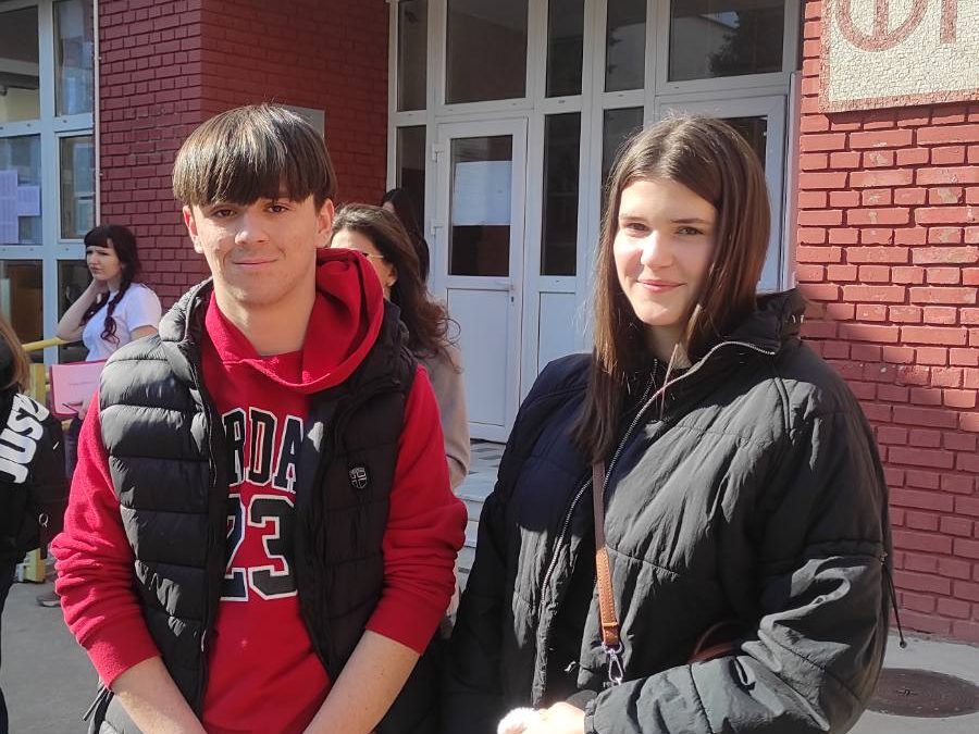 Ученици наше школе учествовали су данас на окружном нивоу такмичења Књижевна олимпијада. 📚