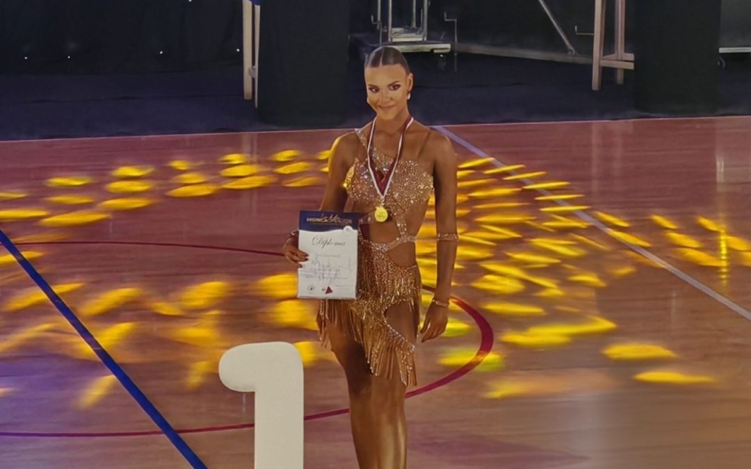 Ученица Тара Симоновић (I-4) данас је освојила још једну у низу златних медаља на Квалификационом такмичењу у Мионици у латино плесу. 💃🥇