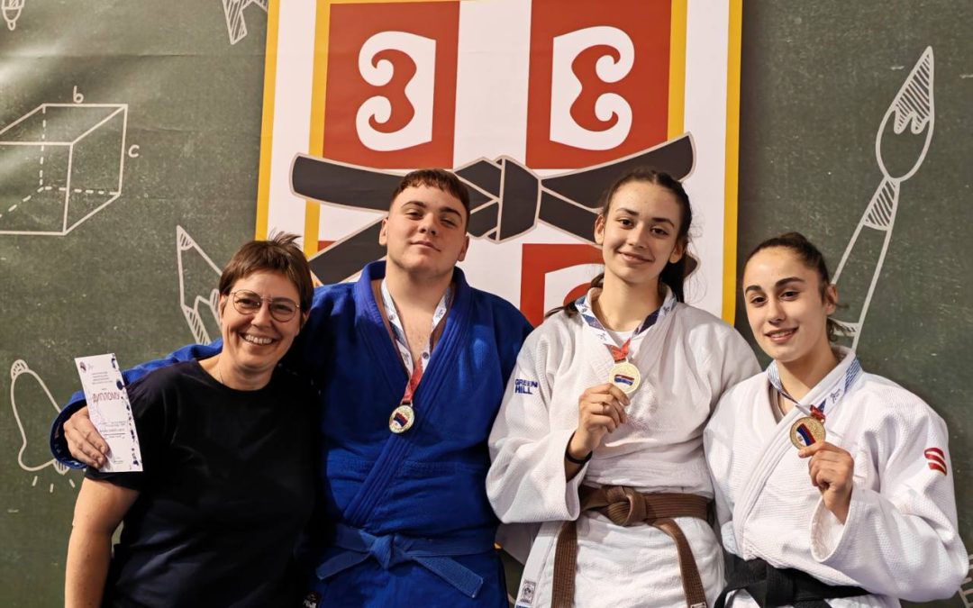 Данас су ученици наше школе учествовали на Државном школском првенству у џудоу и остварили изванредан успех освојивши три златне медаље!